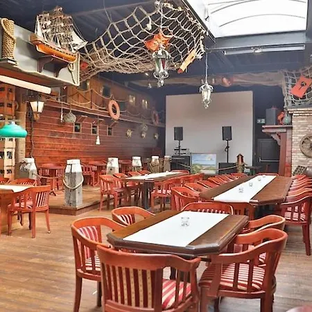 Lejlighed In Wangerland With Meals & Drinks *